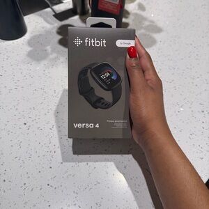 Fitbit Versa 4 in Black